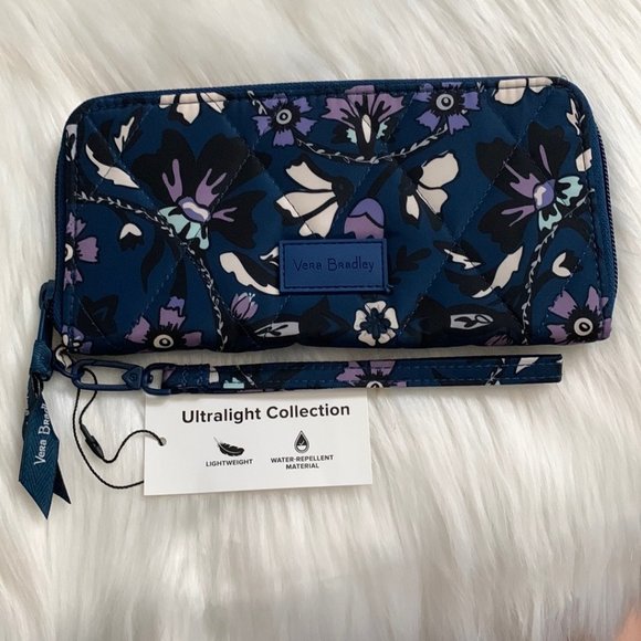 Vera Bradley Bags Vera Bradley Fleur Medallion Ultralight Rfid